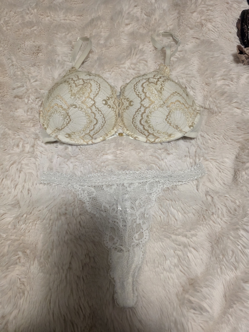 La SENZA White and Gold Lace Push-Up Bra with Matching Lace Thong